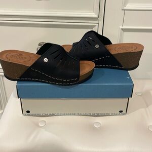 Fly flot brand, Italian leather wedges, black, size 7/37.